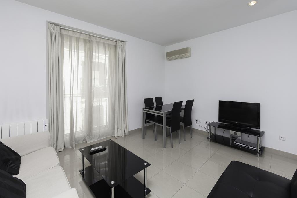 Gran Via Apartment Madrid Bagian luar foto
