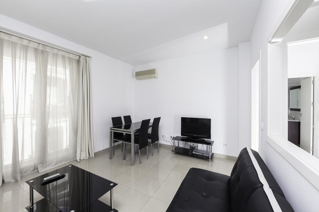 Gran Via Apartment Madrid Bagian luar foto