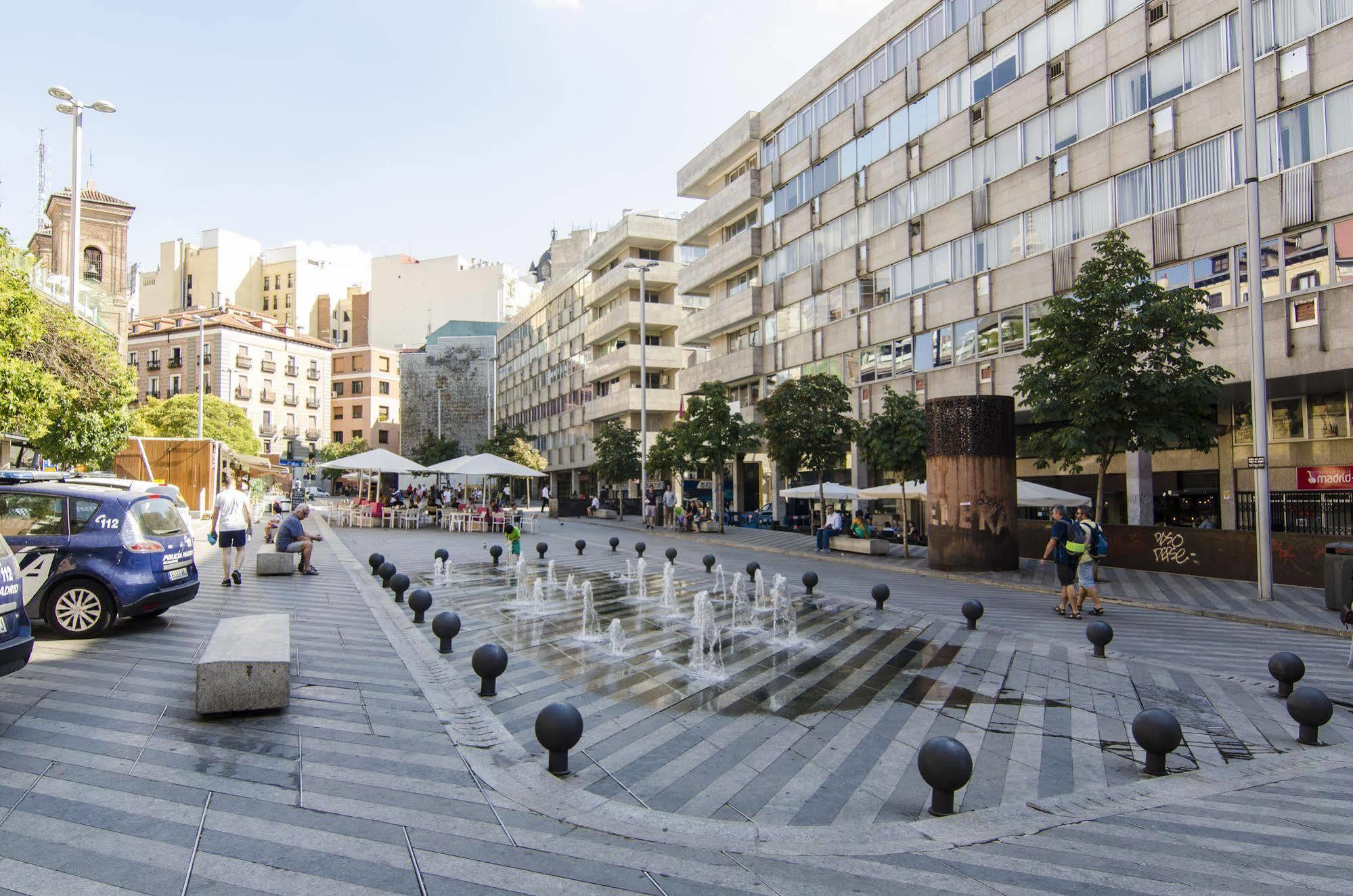Gran Via Apartment Madrid Bagian luar foto
