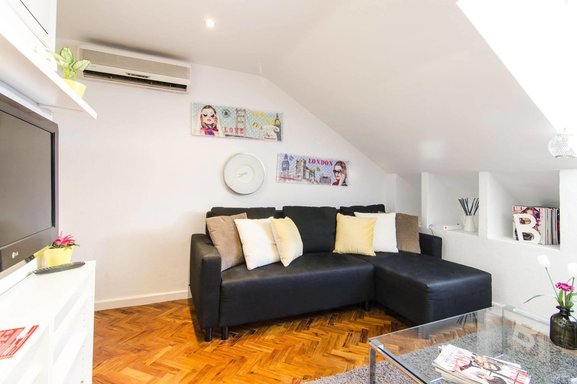 Gran Via Apartment Madrid Bagian luar foto