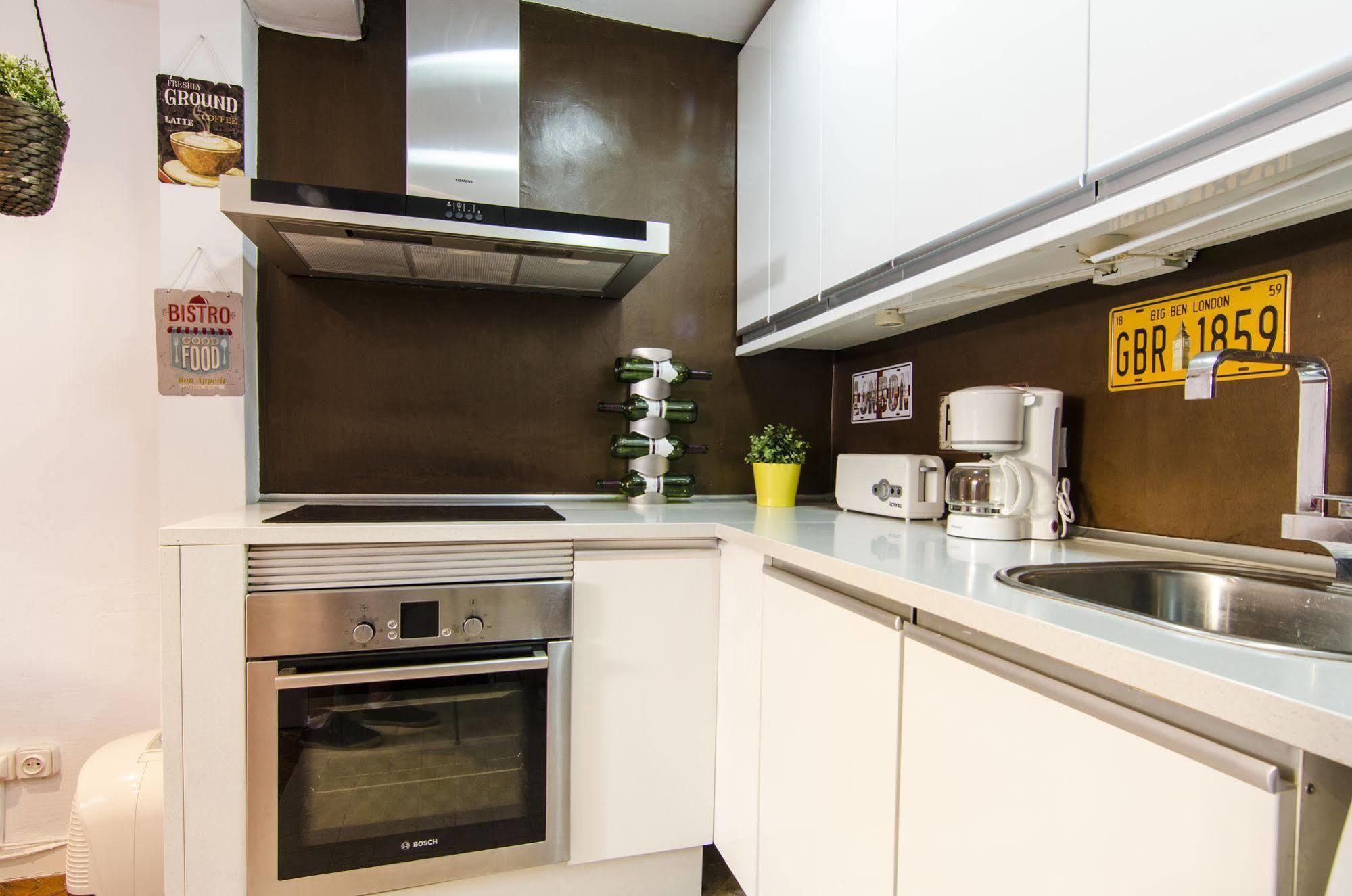 Gran Via Apartment Madrid Bagian luar foto