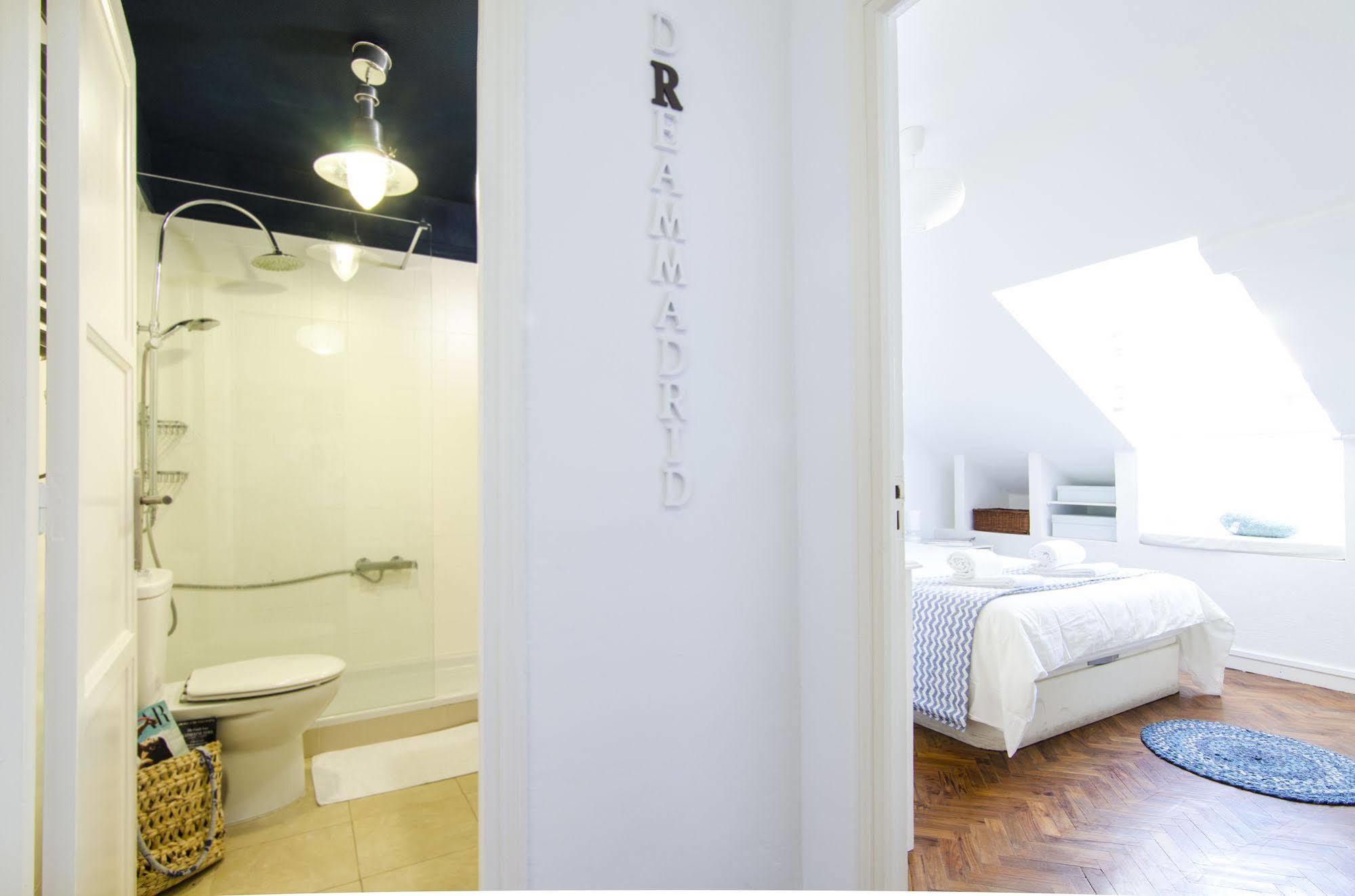 Gran Via Apartment Madrid Bagian luar foto
