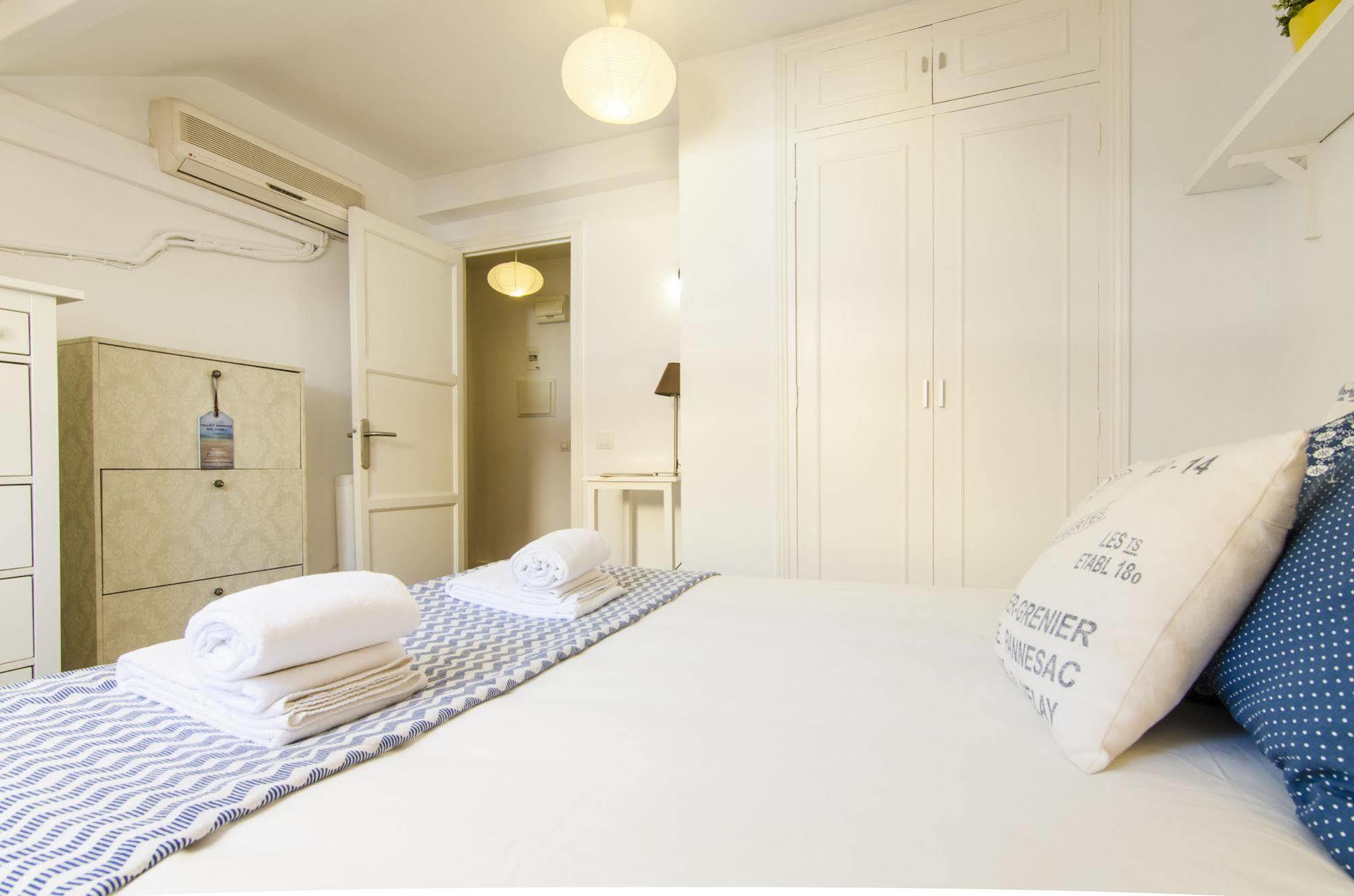 Gran Via Apartment Madrid Bagian luar foto