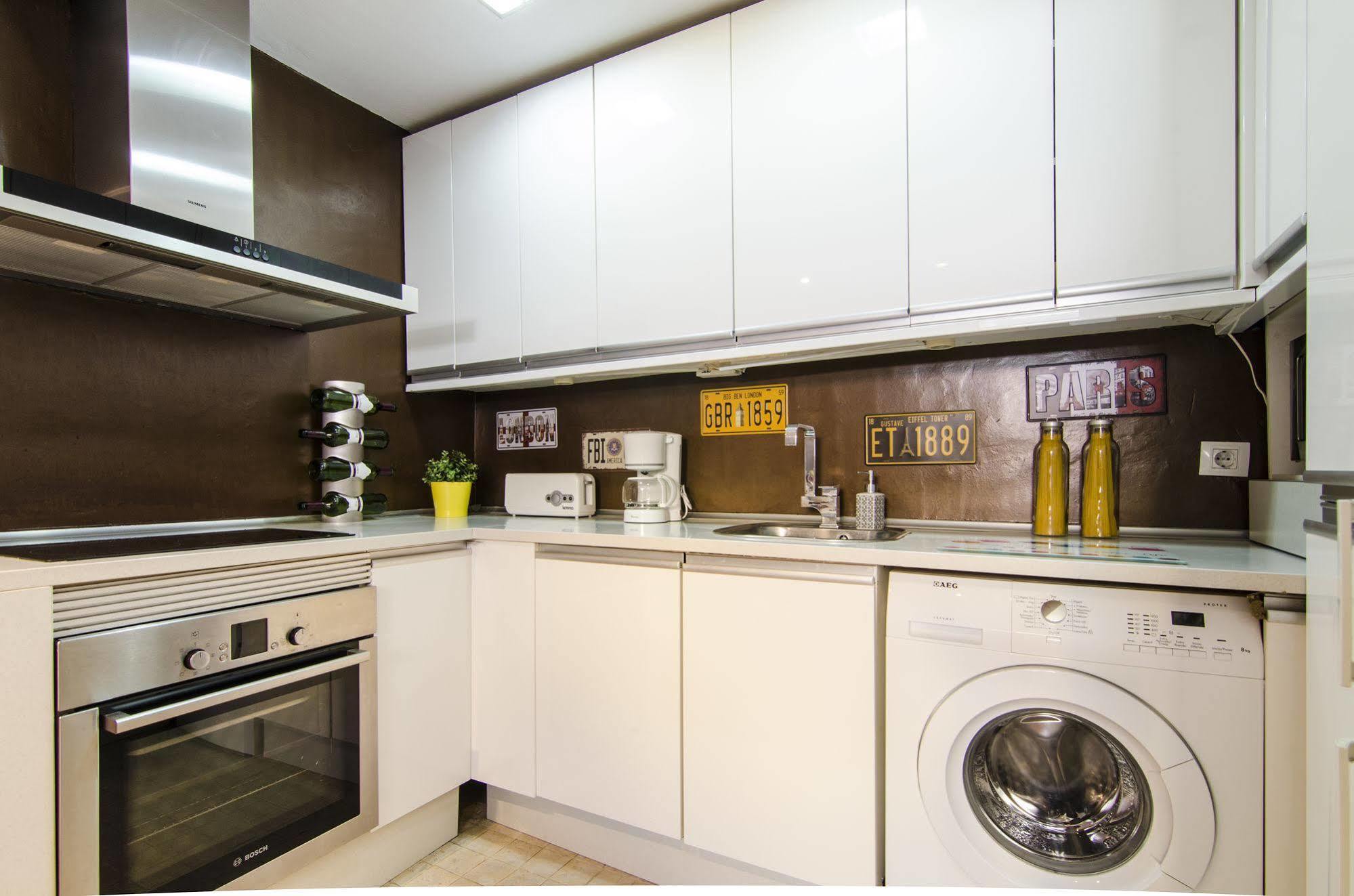 Gran Via Apartment Madrid Bagian luar foto